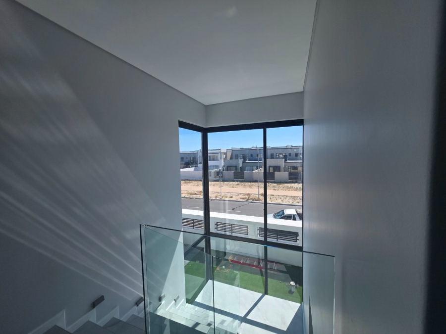 4 Bedroom Property for Sale in Sandown Western Cape